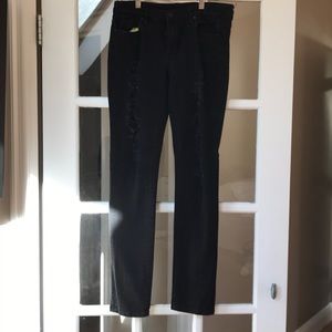 Skinny distressed black Denim